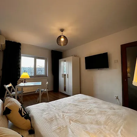 Romantic Charm Residence, Netflix And Chill, Free Early Check-in Apartment