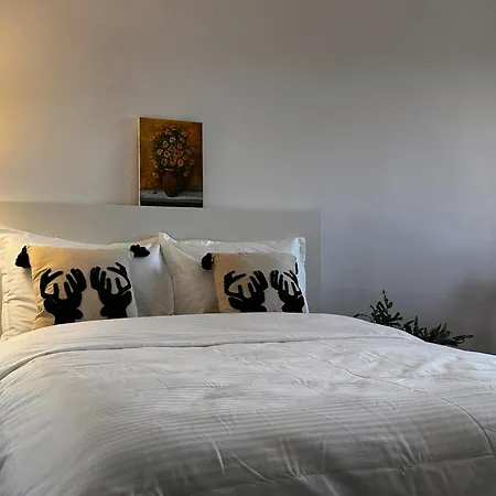 Romantic Charm Residence, Netflix And Chill, Free Early Check-in *