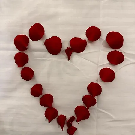 Romantic Charm Residence, Netflix And Chill, Free Early Check-in Apartment *