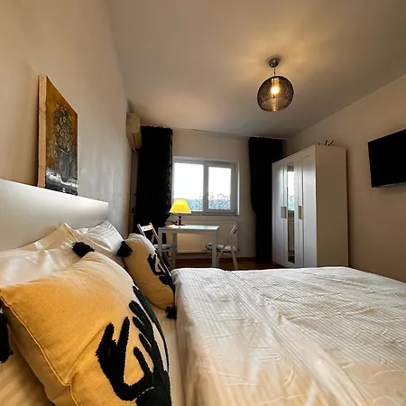 Romantic Charm Residence, Netflix And Chill, Free Early Check-in *