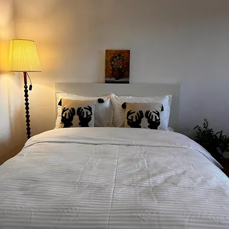 Apartment Romantic Charm Residence, Netflix And Chill, Free Early Check-in Bucharest